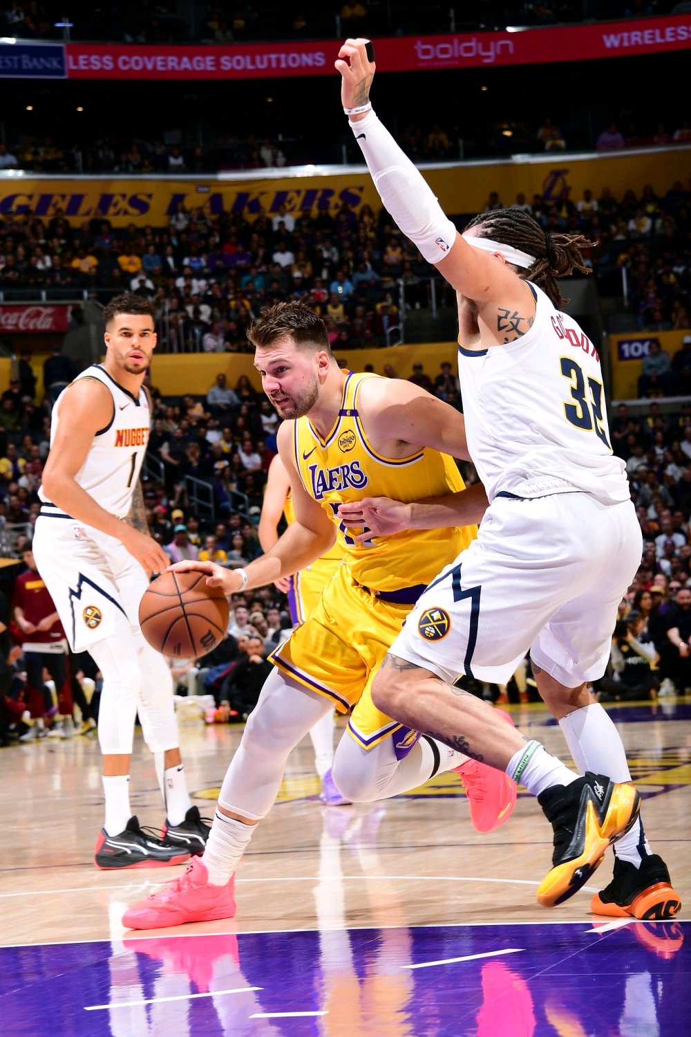 开云下载-猛龙完胜湖人，约基奇点燃赛场