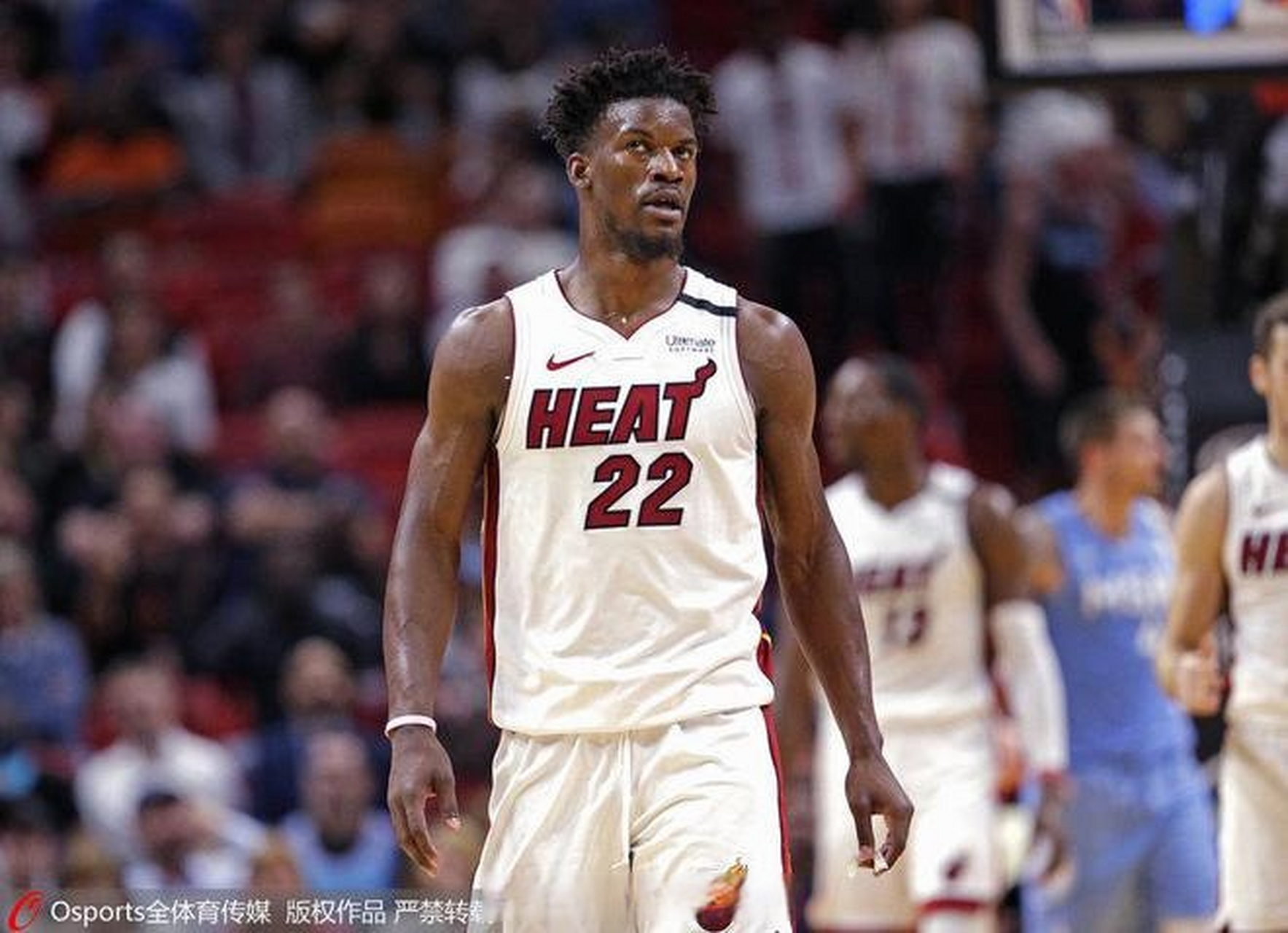 开云下载-美国男篮翻盘凯尔特人B队，巴恩斯完成帽子戏法